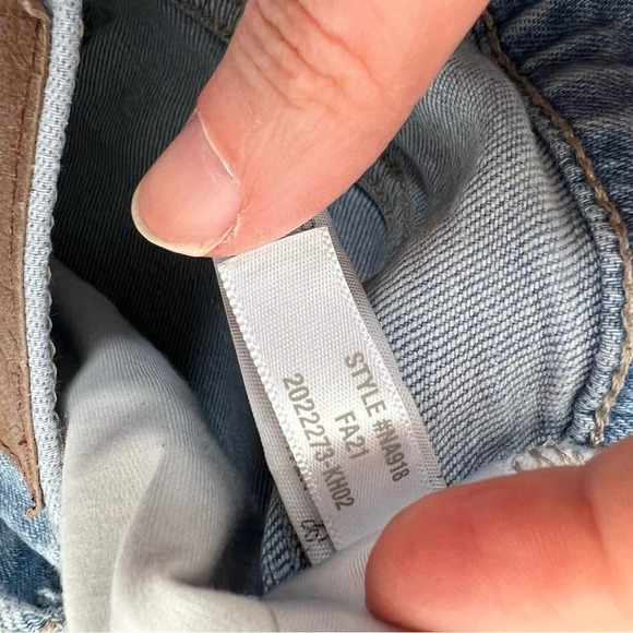 Madewell The Perfect Vintage Jeans Straight Leg Light wash Raw hem Size 24 - Picture 9 of 10